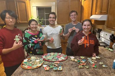 Lee Lab cookie decorating!